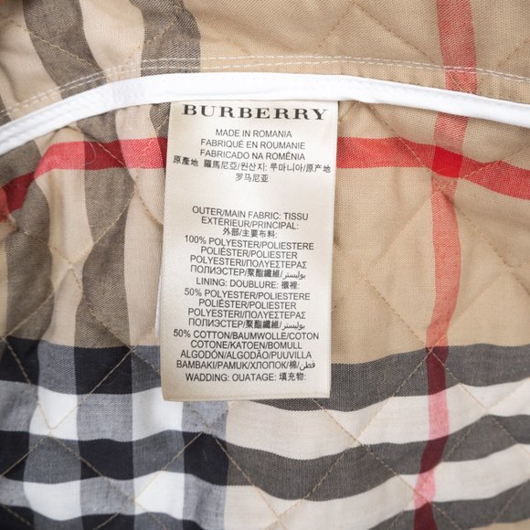 Burberry Brit white quilted puffer jacket w/ nova check lining - Picture 3 of 14